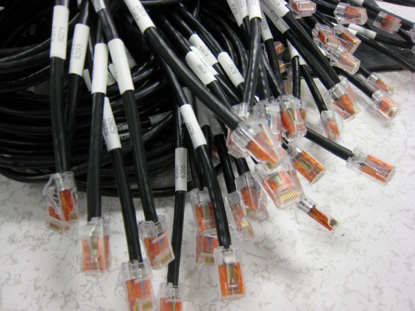 stockphotos.io_cables_1367965124ba35d-600x450